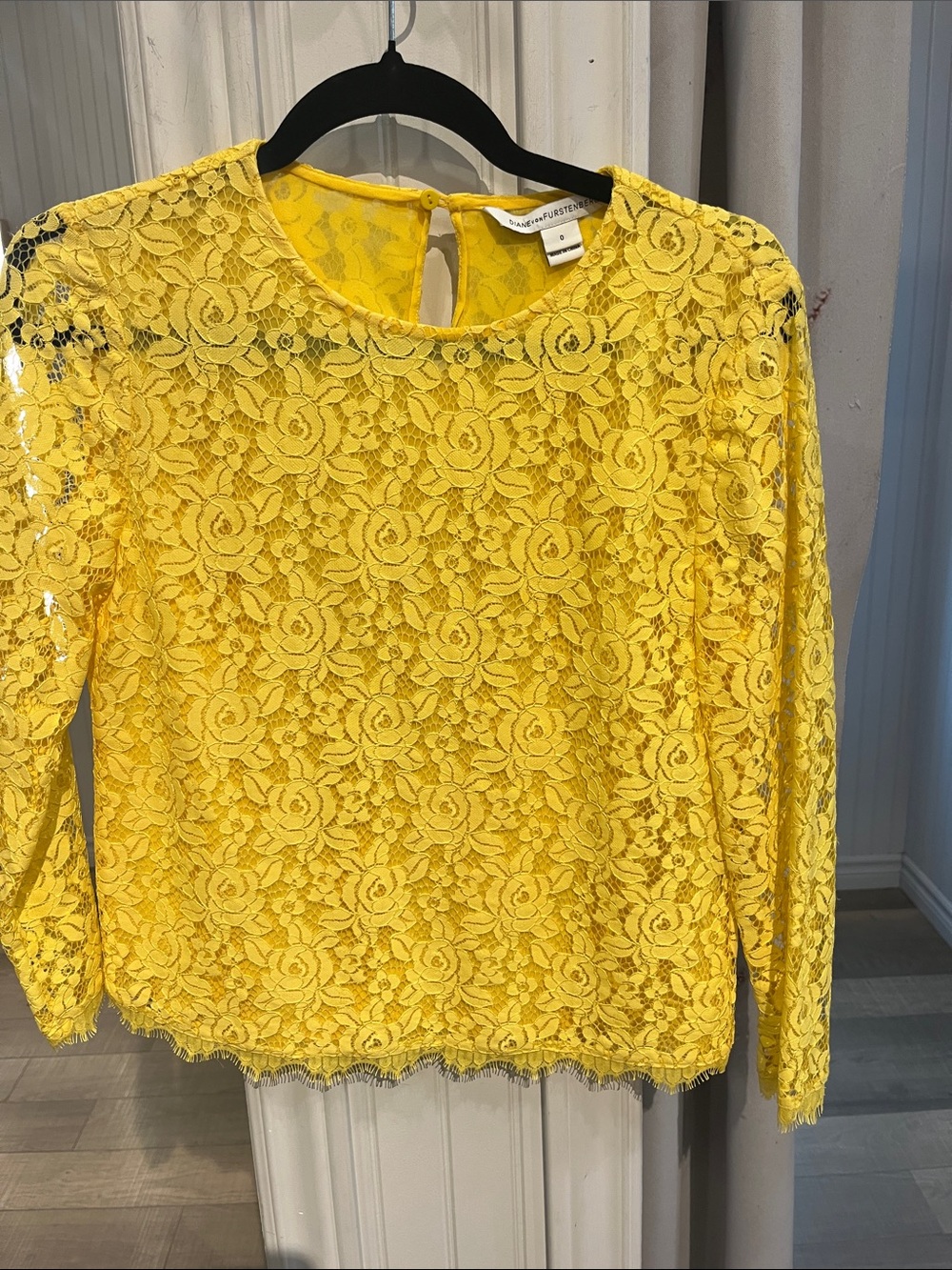 Diane Von Furstenberg Lace Top 0